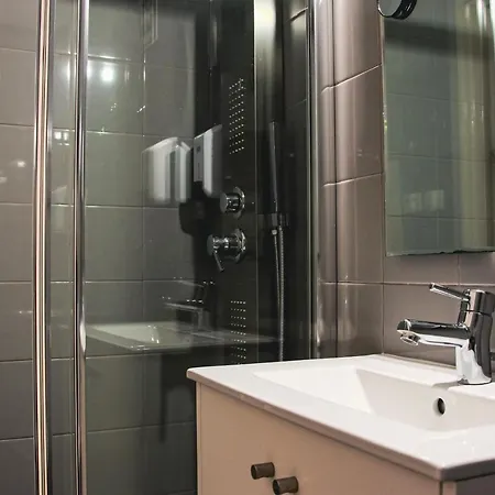 Hannah's Guest house 4*